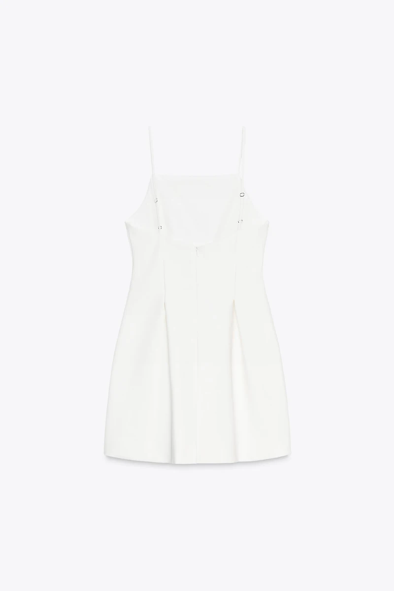 ROBE COURTE À BRETELLES