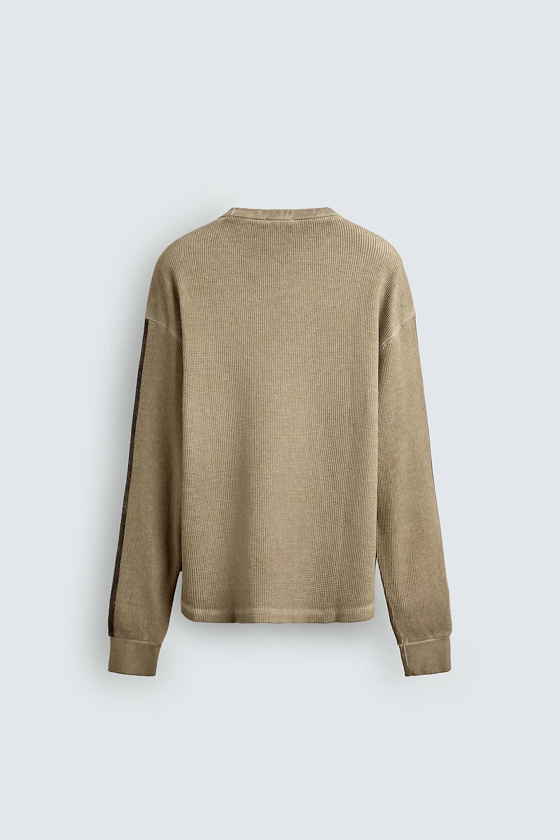 PRINTED WAFFLE WEAVE SWEATSHIRT