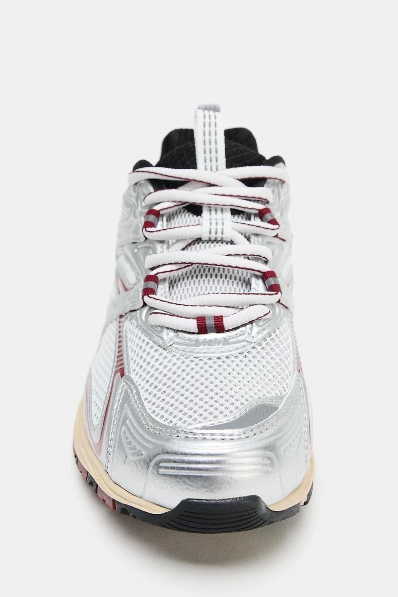 CONTRAST SNEAKERS