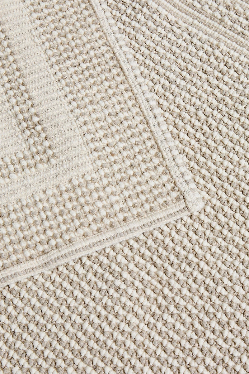 TEXTURED CHECK BATH MAT