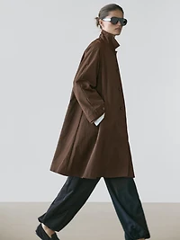 Cape coat with oversize collar detail