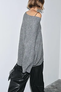 OVERSIZED WOOL SWEATER