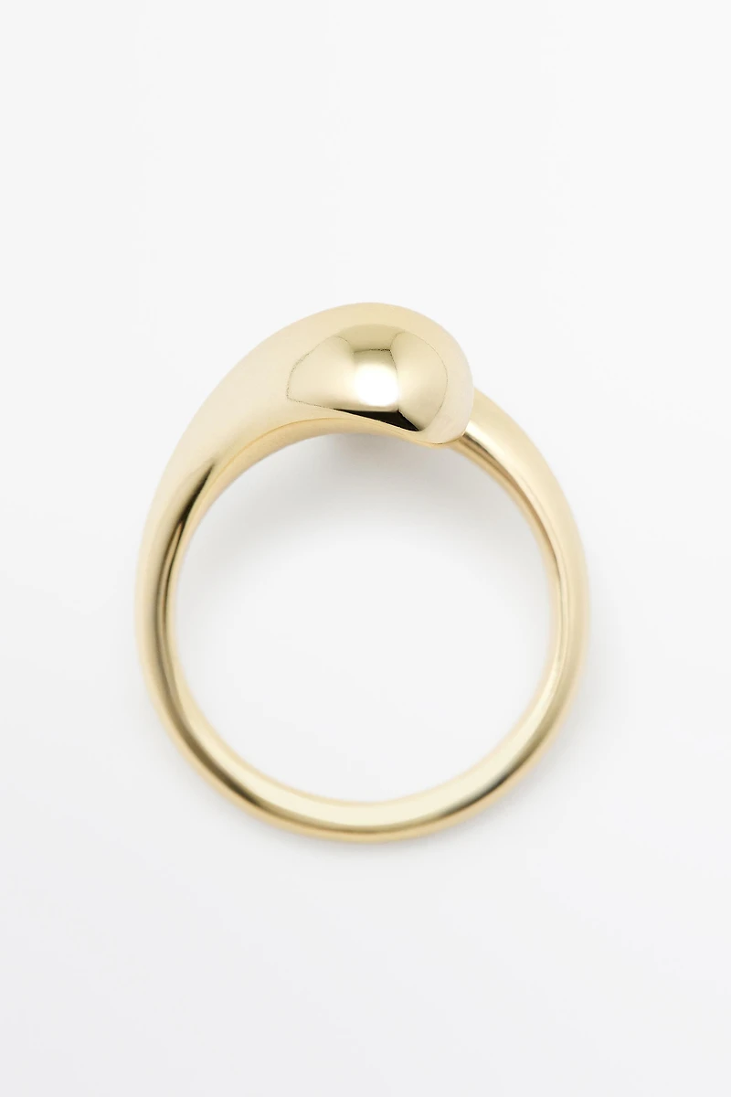 Double teardrop ring