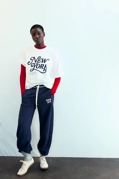 T-SHIRT À INSCRIPTION ET MANCHES COURTES