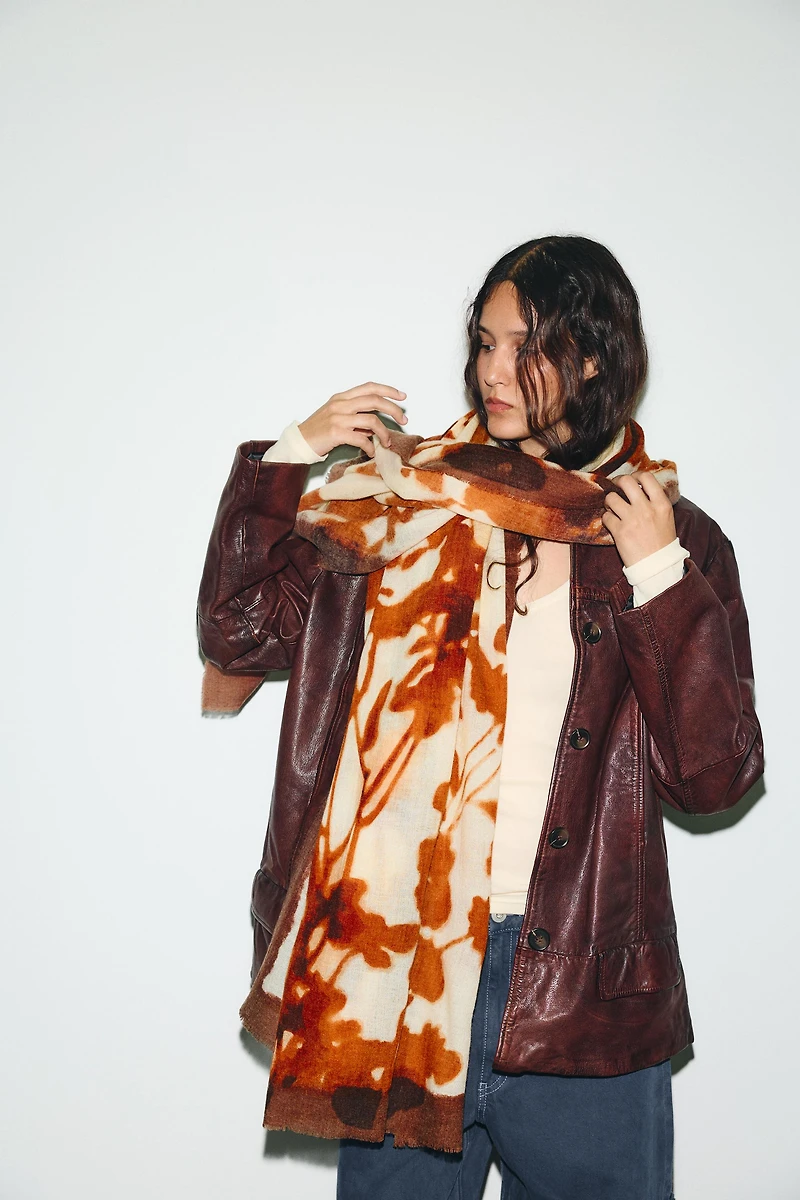 FLORAL PRINTED WOOL SCARF