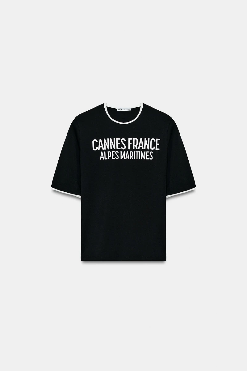 CONTRASTING TRIM TEXT T-SHIRT