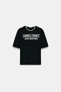 CONTRASTING TRIM TEXT T-SHIRT