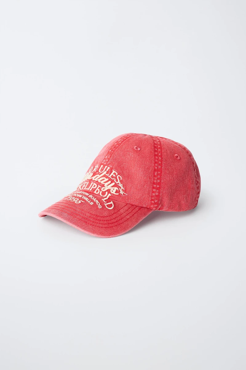 WASHED EFFECT EMBROIDERED TEXT CAP