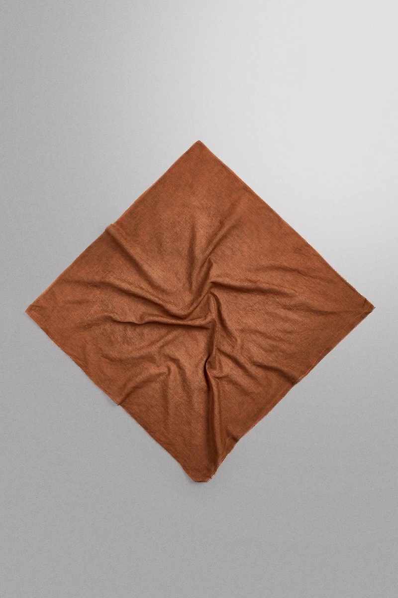 LIGHTWEIGHT COTTON BANDANA