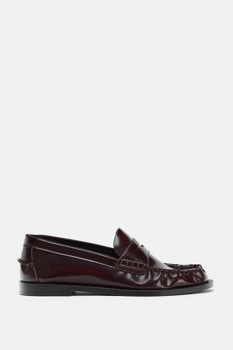 PATENT EFFECT LOAFERS