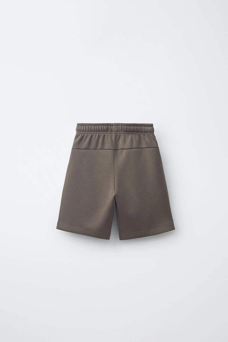 ATHLETIC TEXT SHORTS