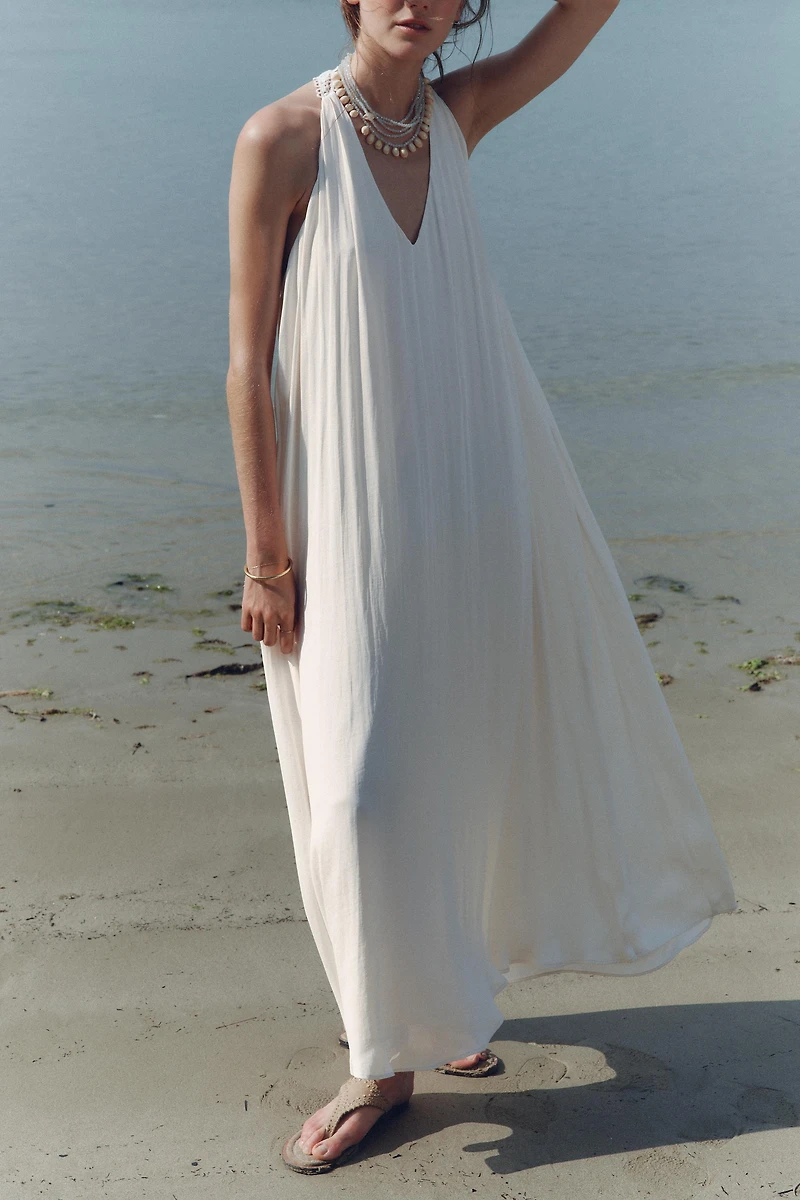 FLOWY DRESS WITH COMBINED BACK