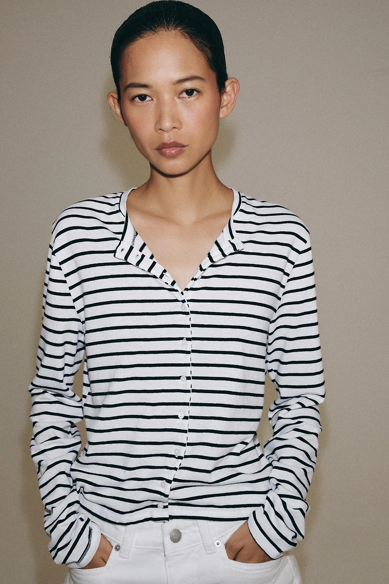 100% COTTON BUTTON T-SHIRT