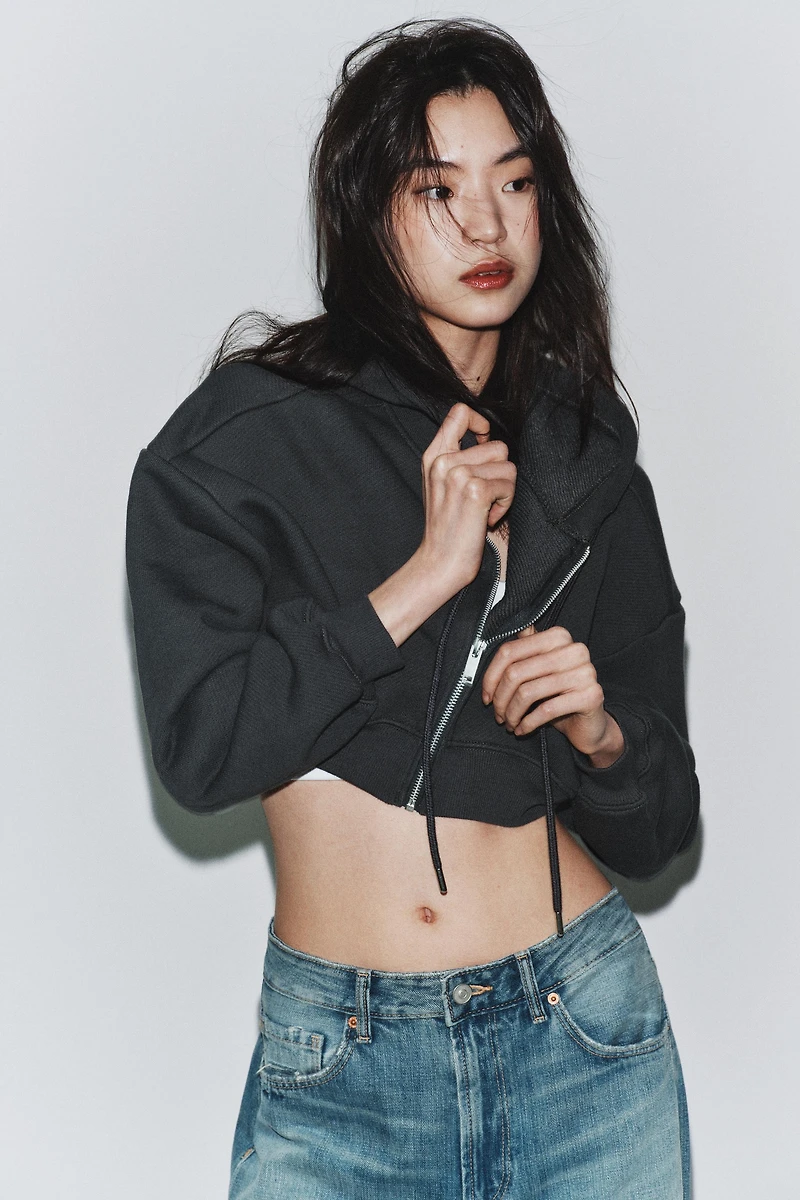 CROPPED HOODIE SWEATSHIRT