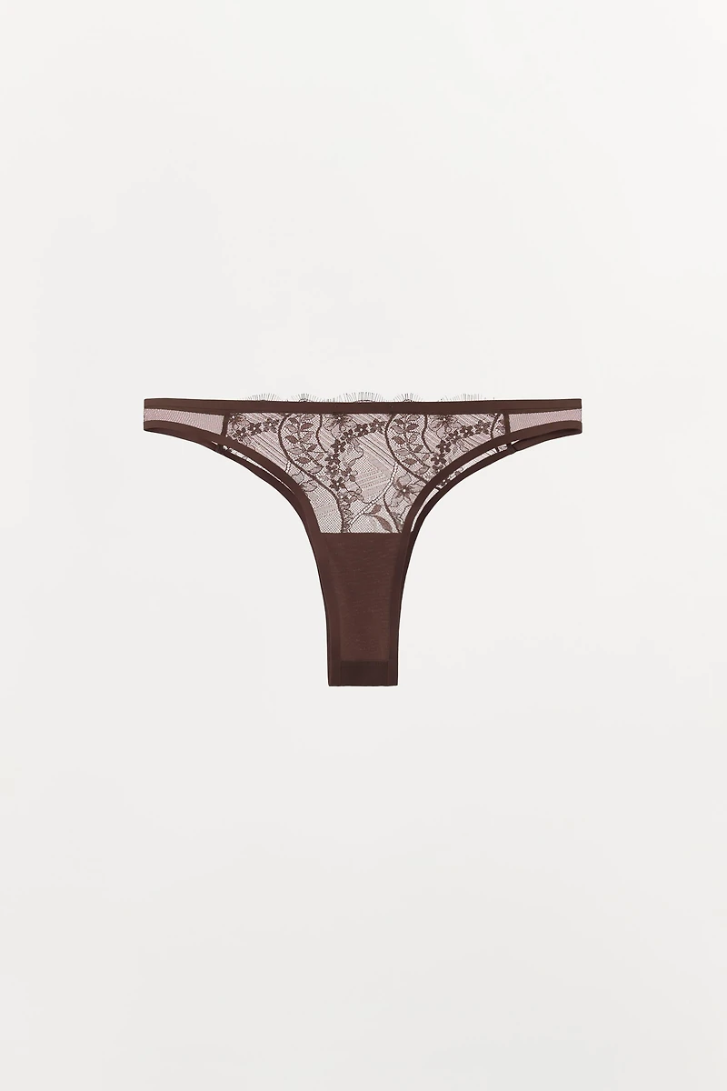 CULOTTE EN DENTELLE AVEC BRODERIES FLEURS