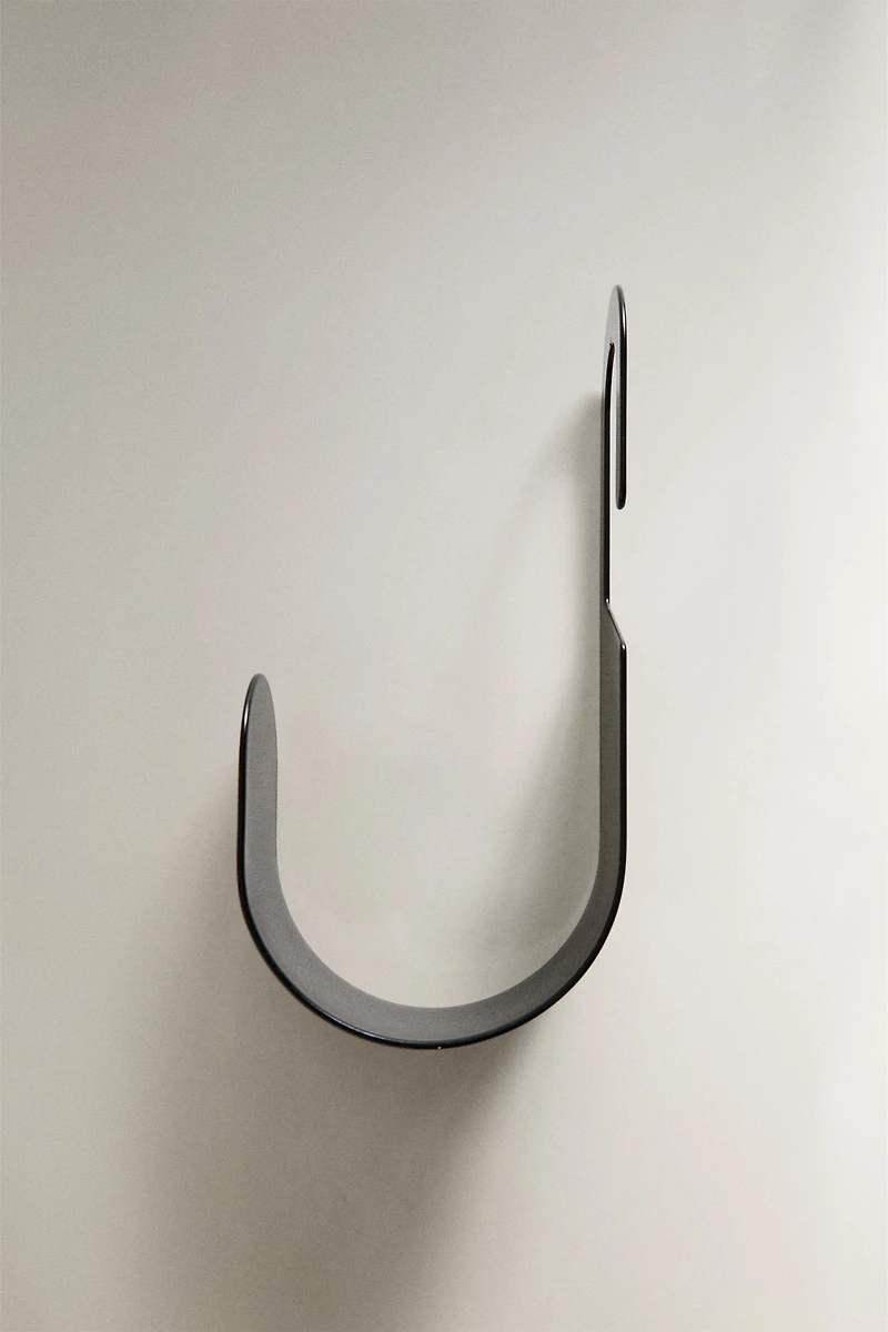 GARDEN HOSE HOLDER