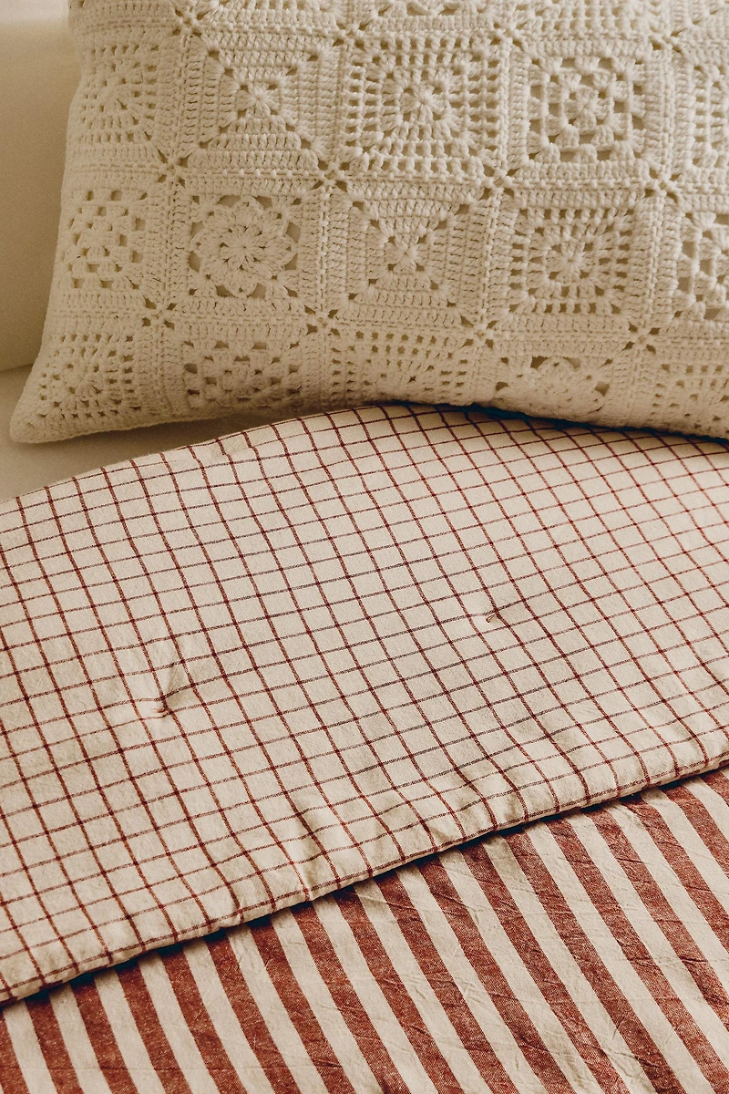 KIDS' LINEN AND COTTON STRIPED QUILT