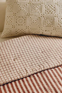 KIDS' LINEN AND COTTON STRIPED QUILT