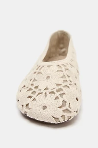 FLORAL CROCHET BALLET FLATS