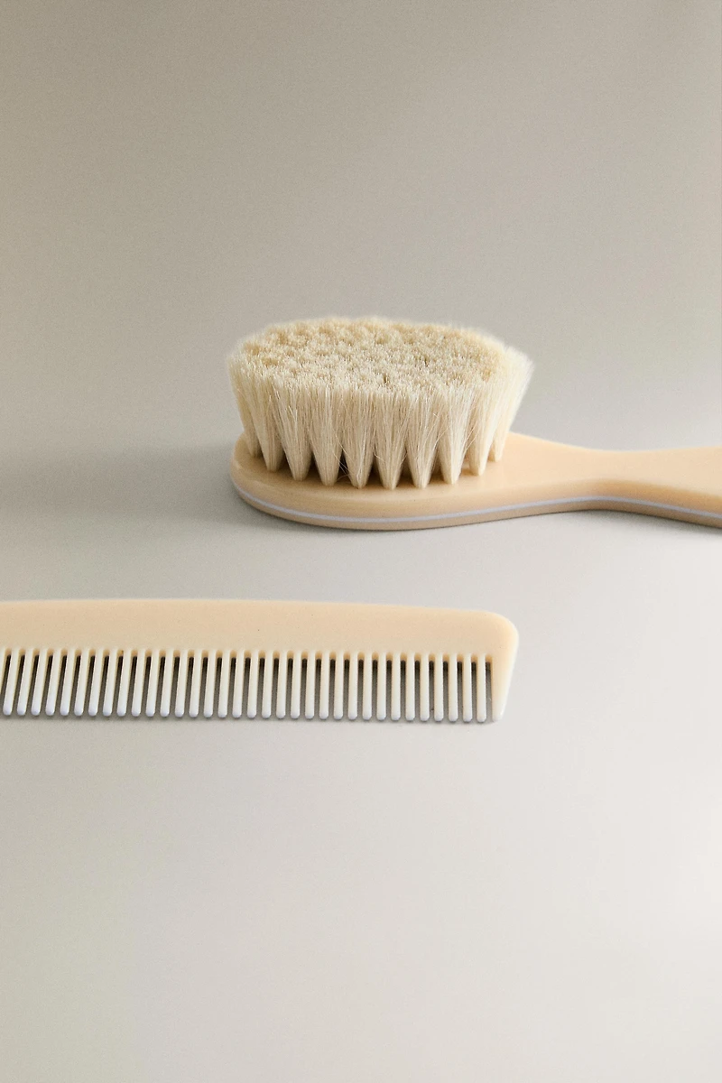 CHILDREN’S BRUSH AND COMB SET
