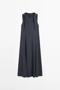Robe midi fluide avec détails boucles