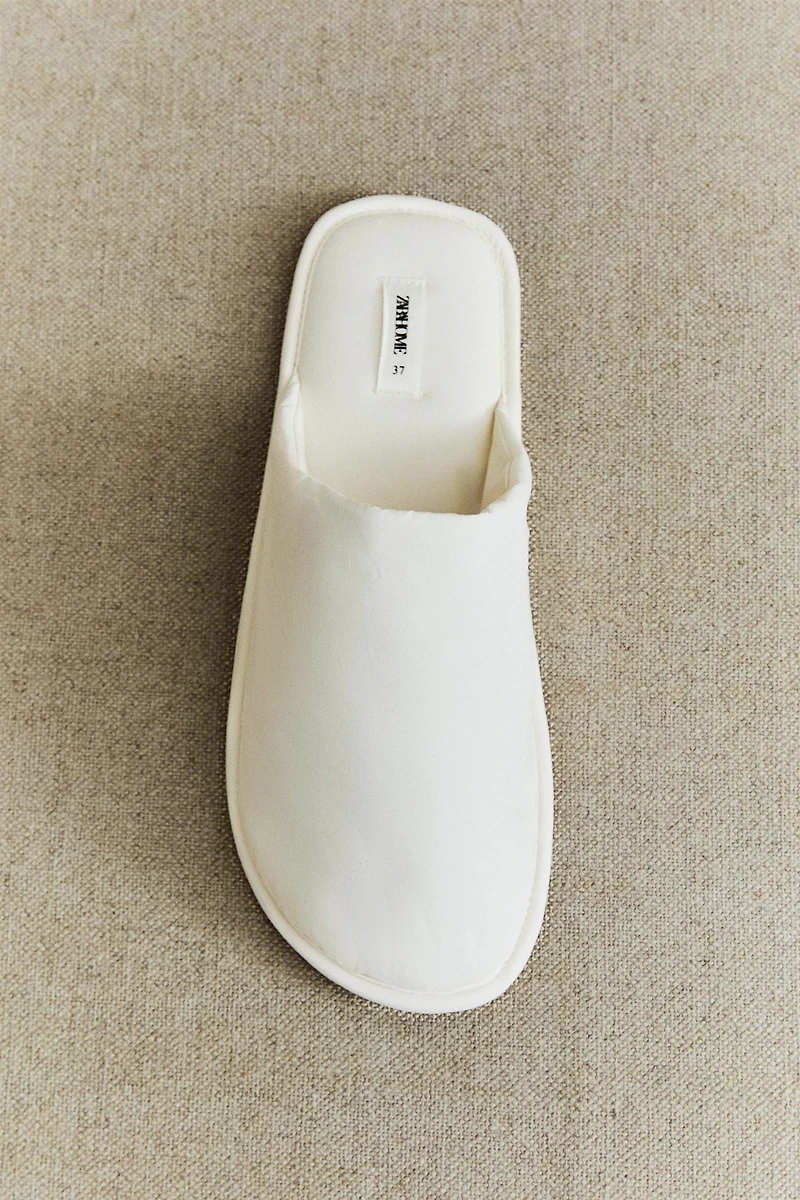 CHAUSSONS OUVERTS À L’ARRIÈRE TISSU TECHNIQUE