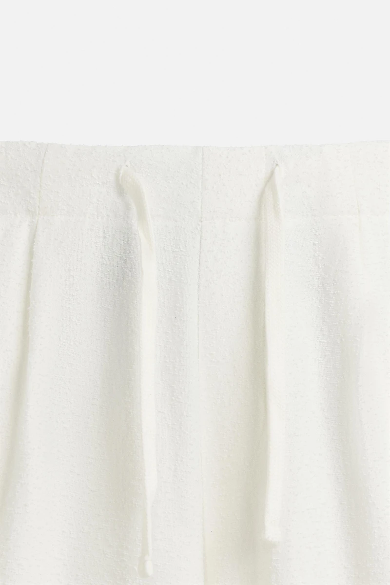 TEXTURED RELAXED FIT PANTS