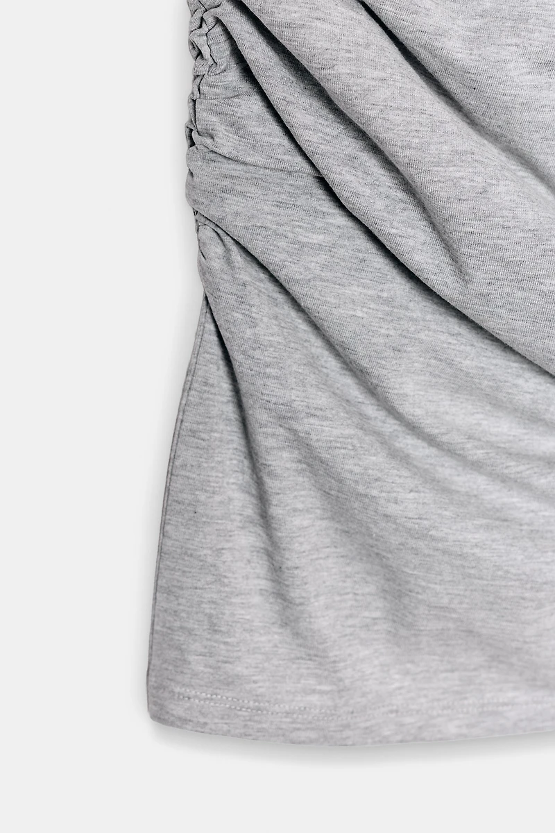 ROBE COURTE À PLIS