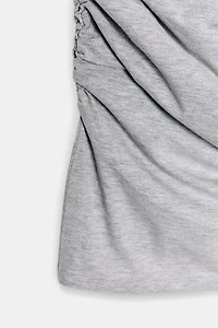 ROBE COURTE À PLIS