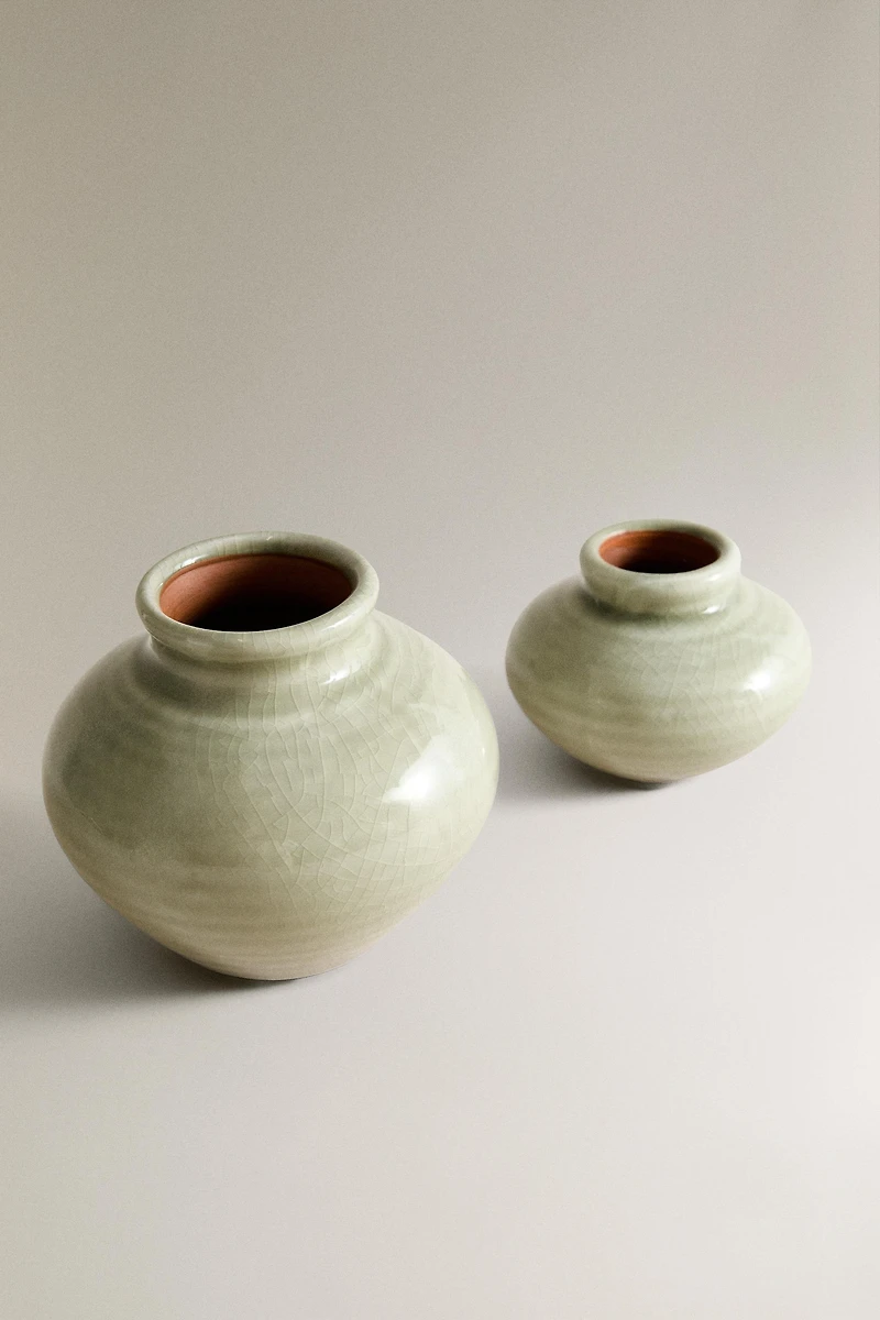 SMALL TERRACOTTA VASE