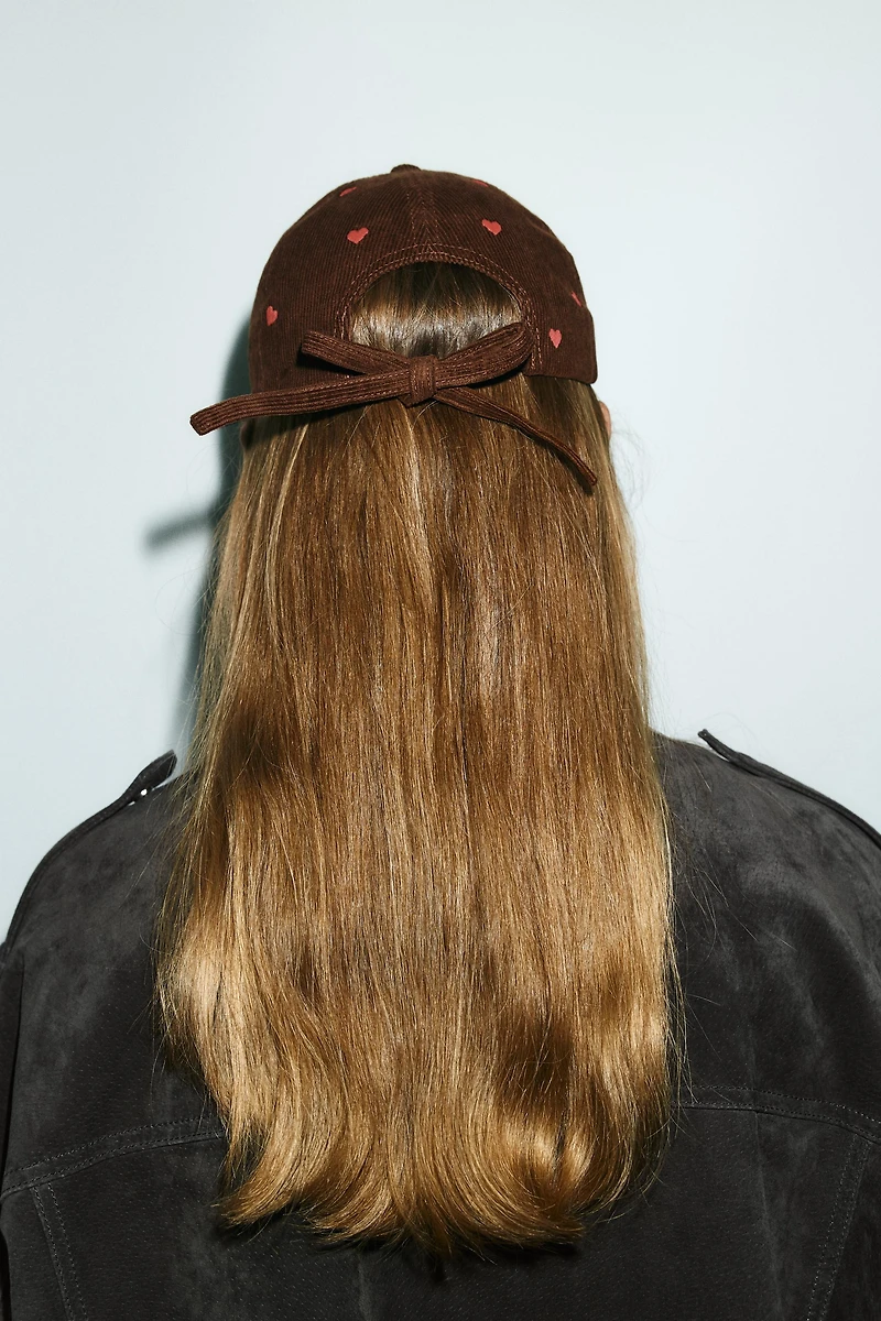 CORDUROY CAP WITH HEART EMBROIDERY