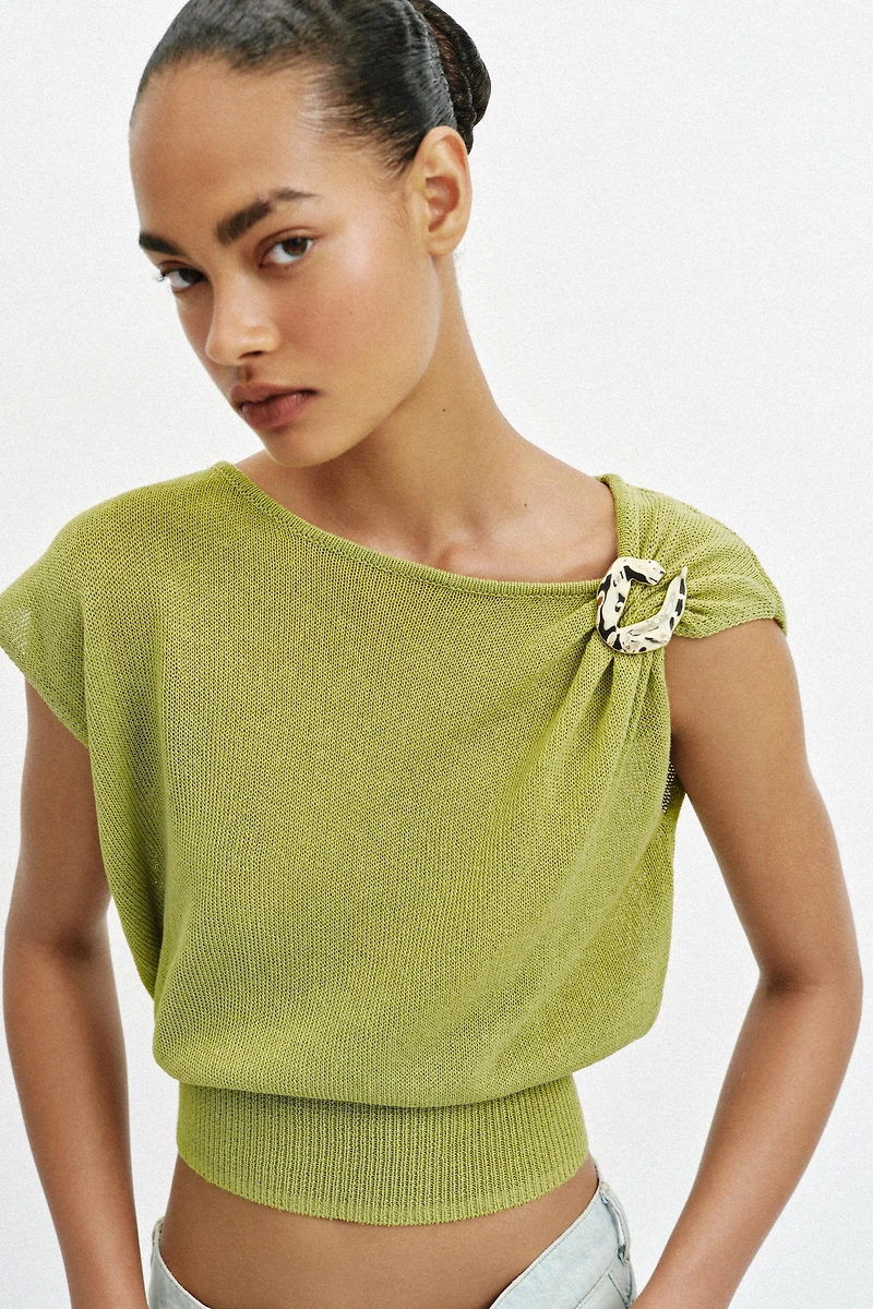 TOP EN MAILLE AVEC FINITIONS