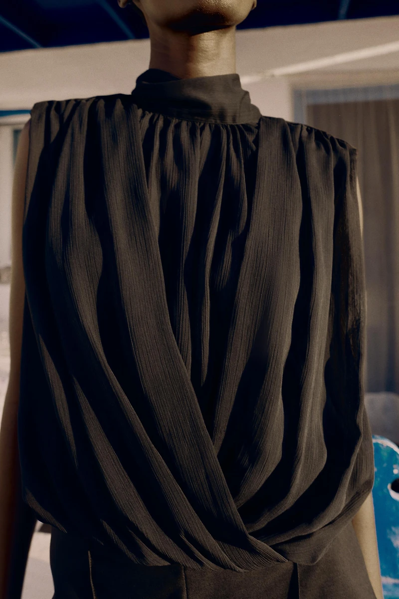 DRAPED BALLOON TOP