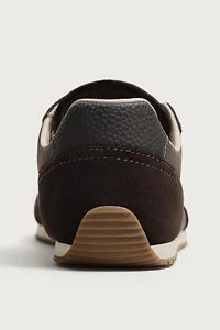 BAREFOOT SNEAKERS