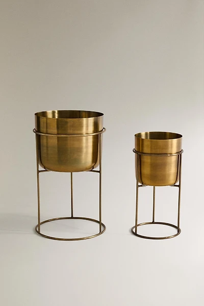 AGED METAL FLOWERPOT