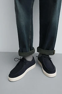 CASUAL LEATHER SHOES