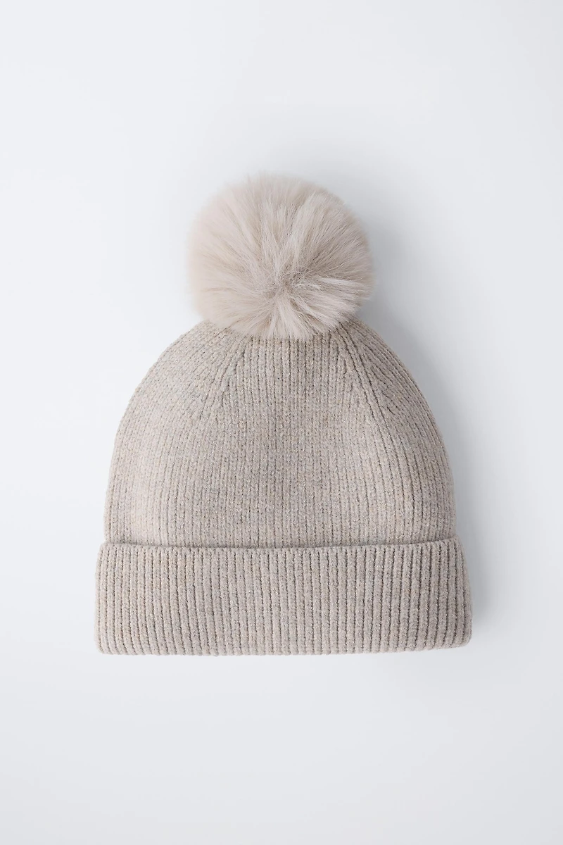 KNIT POMPOM HAT
