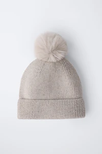 KNIT POMPOM HAT