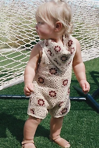 CROCHET FLOWER KNIT OVERALLS