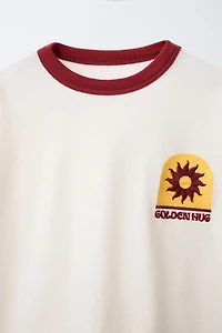 T-SHIRT CONTRASTE BRODÉ
