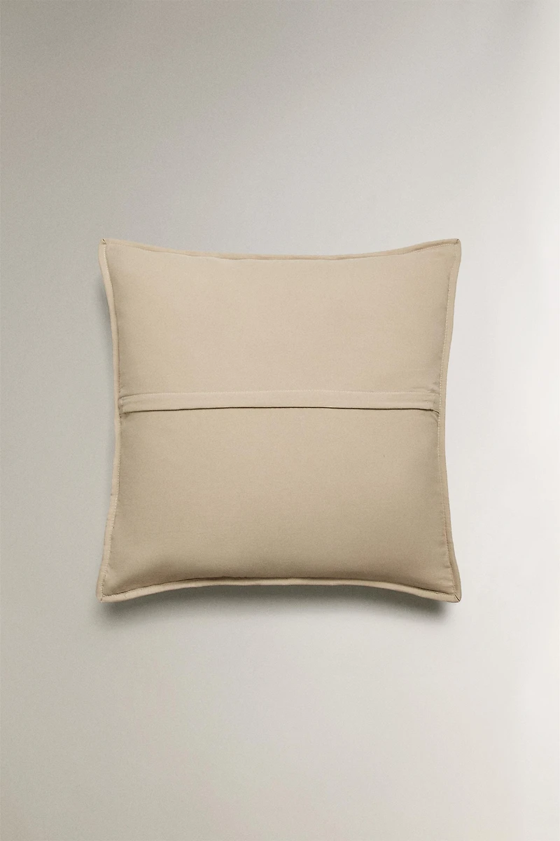 QUILT CUSHION COVER WITH QUILTED DOTS