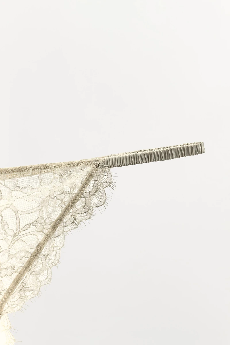LACE PANTIES