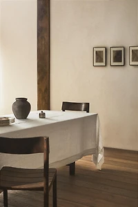 LINEN TABLECLOTH WITH FLORAL EMBROIDERY AND HEMSTITCHING