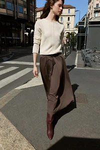 SOFT KNIT SWEATER WITH SEAM DETAIL