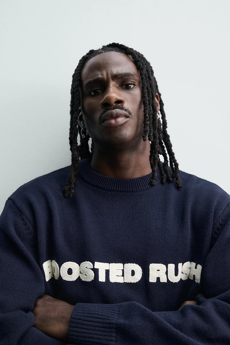 EMBROIDERED TEXT JUMPER