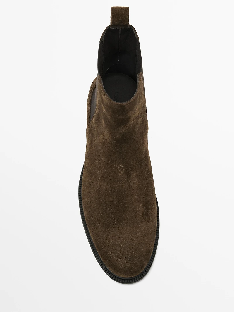 Split suede Chelsea boots
