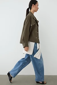 100% linen shirt with snap button detail