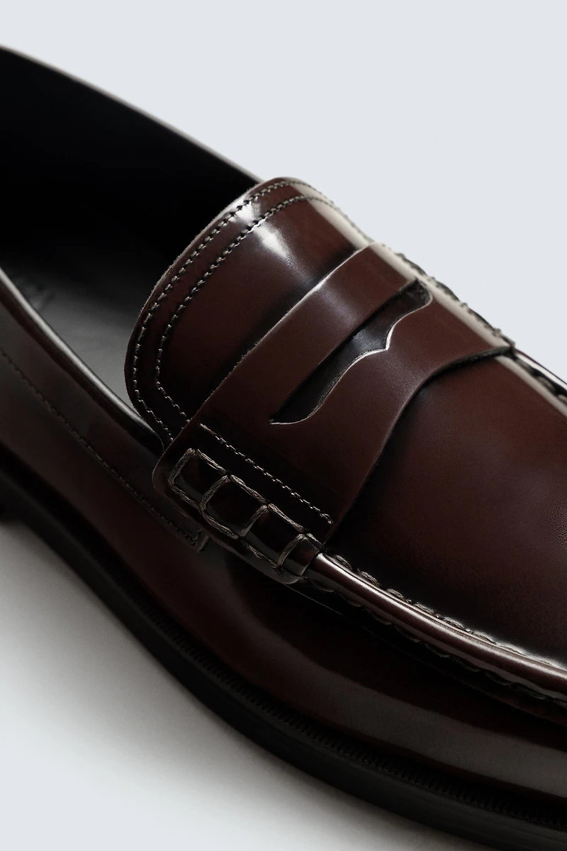 MOCASSINS EN CUIR À MASQUE