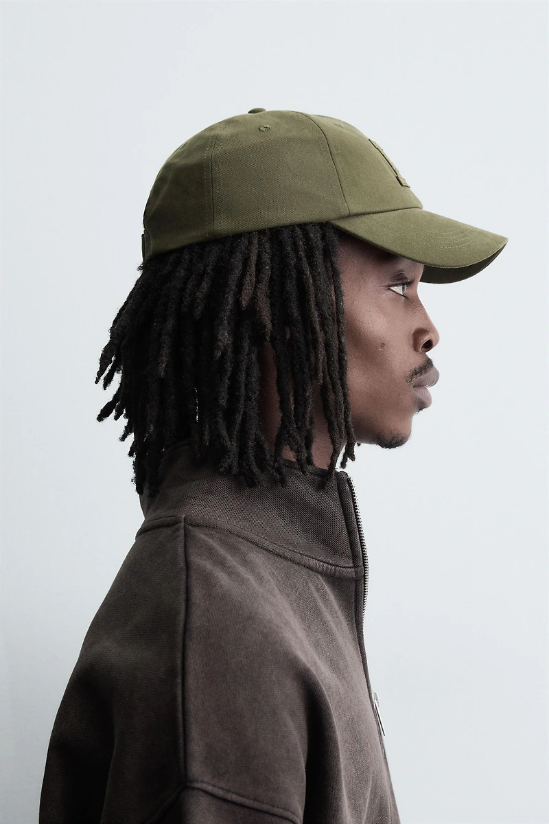 CASQUETTE AVEC PIÈCE LETTRE