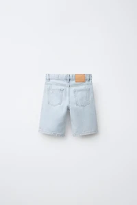 RIPPED STRAIGHT DENIM SHORTS
